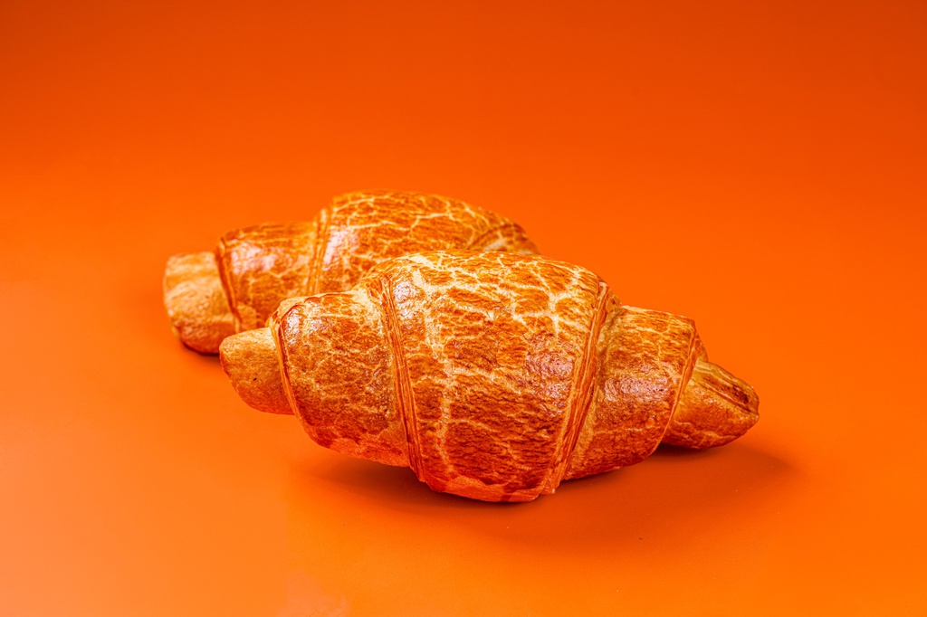 LARGE CROISSANT PLAIN