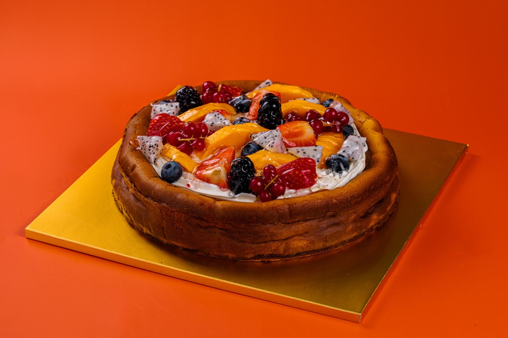 SAN SEBASTIAN FRESH FRUIT CHEESE CAKE