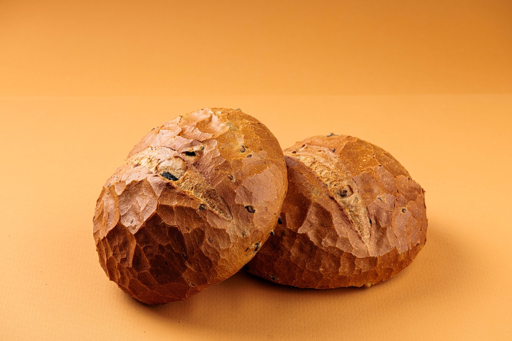 P-COUNTRY BREAD WITH OLIVE