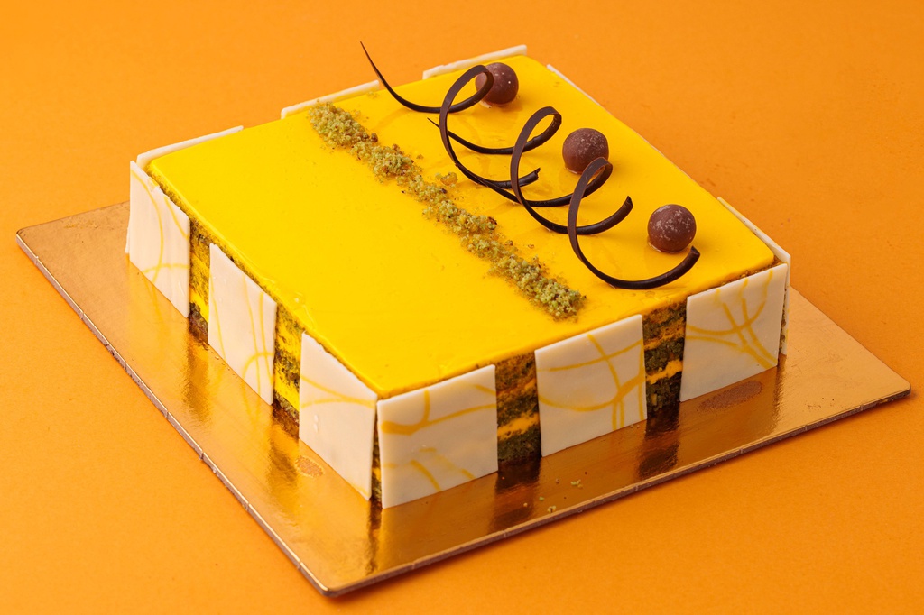 PISTA 1KG PISTACHIO SAFFRON CAKE