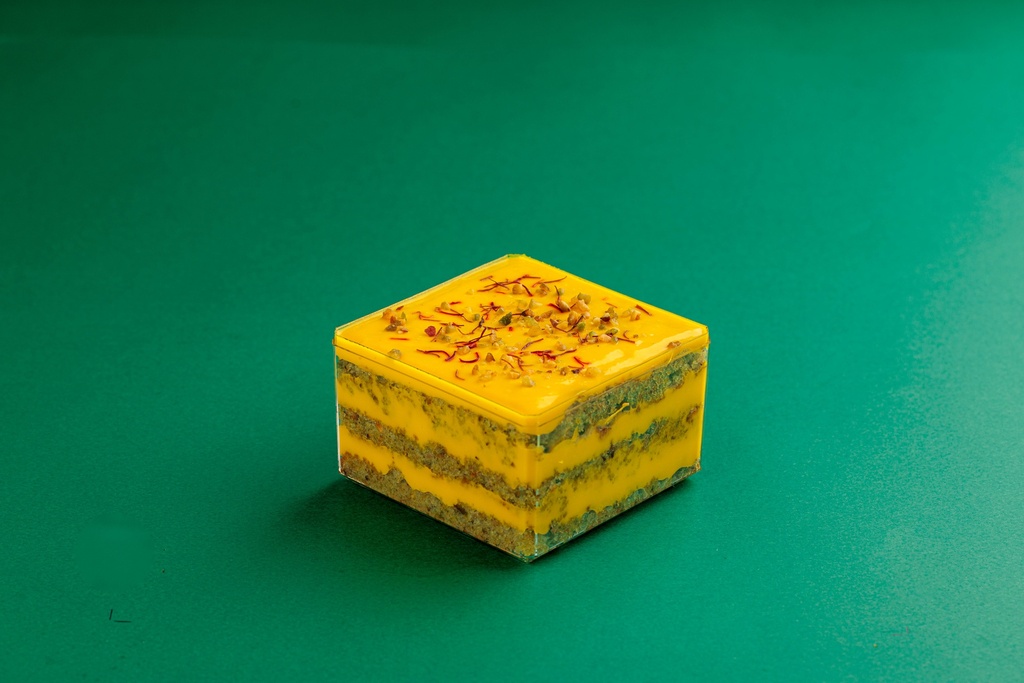 PISTACHIO SAFFRON CAKE SLICE 
