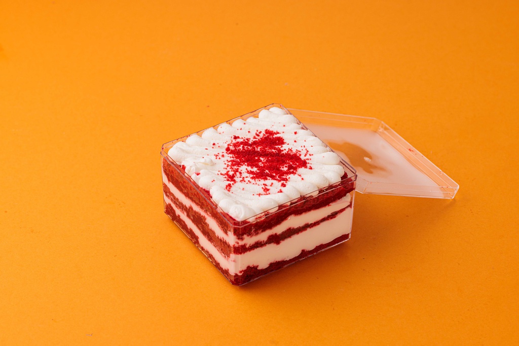 PISTA RED VELVET SLICE CAKE