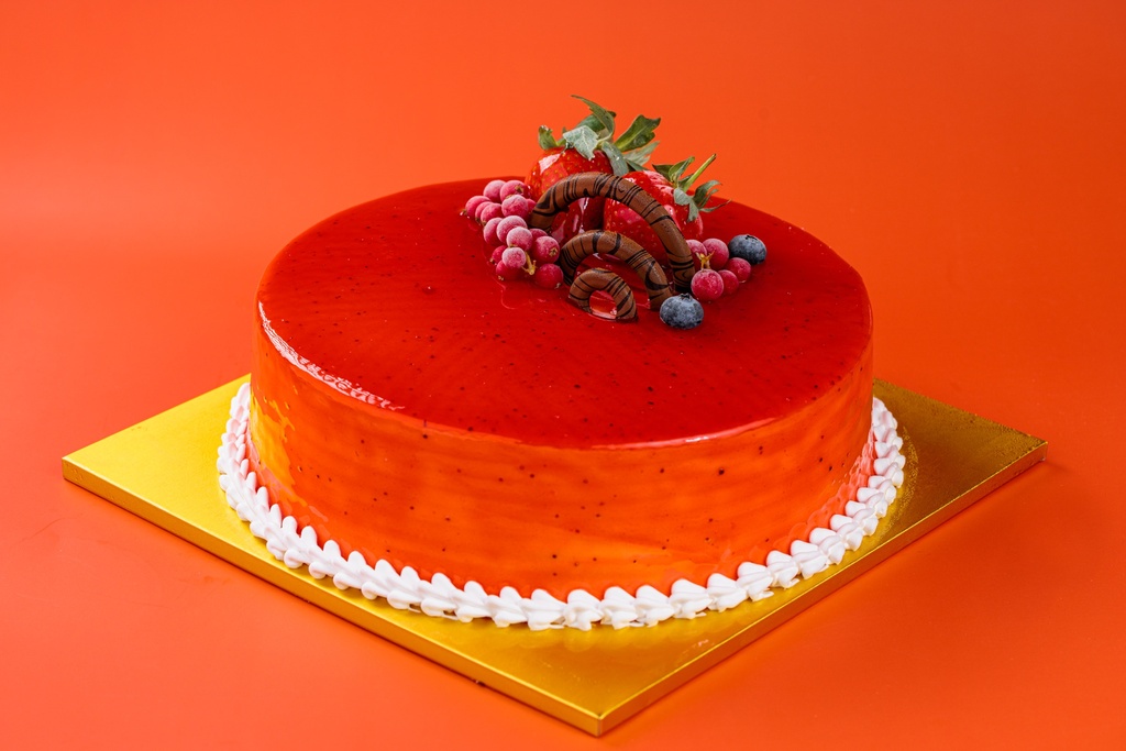 STRAWBERRY CAKE