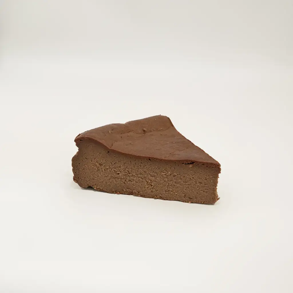 SLICED CHOCOLATE SANSEBASTAIN CHEESSE CAKE