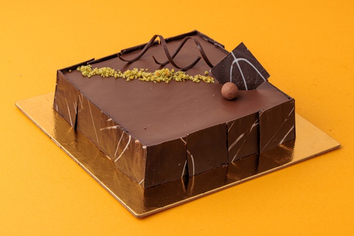 PISTACHIO NUTELLA CAKE