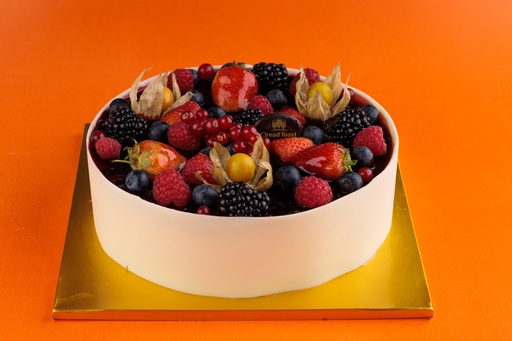 [000241] SIGNATURE VANILLA MIX BERRIES CAKE